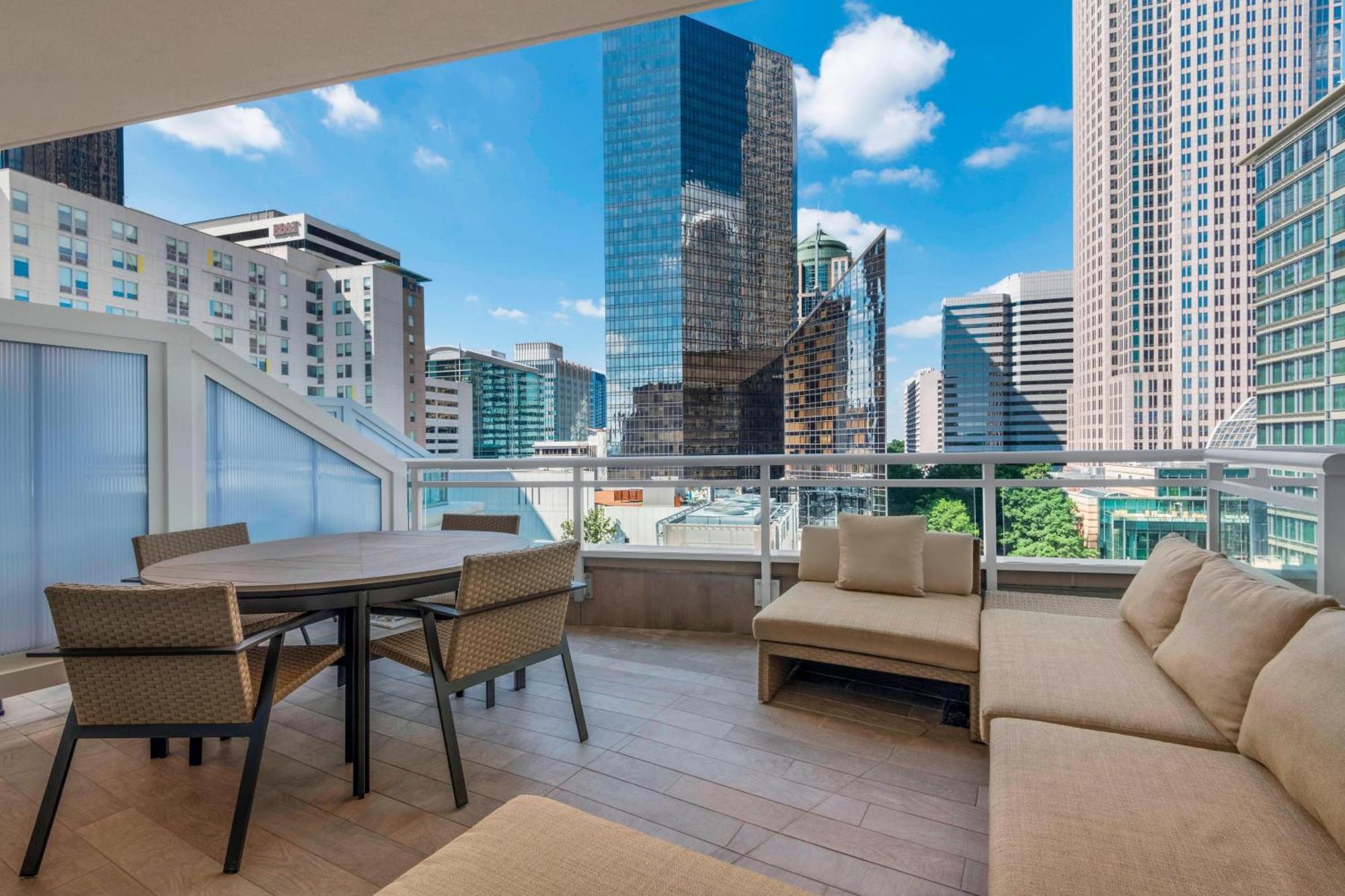 Ac Hotel By Marriott Charlotte City Center Exterior photo