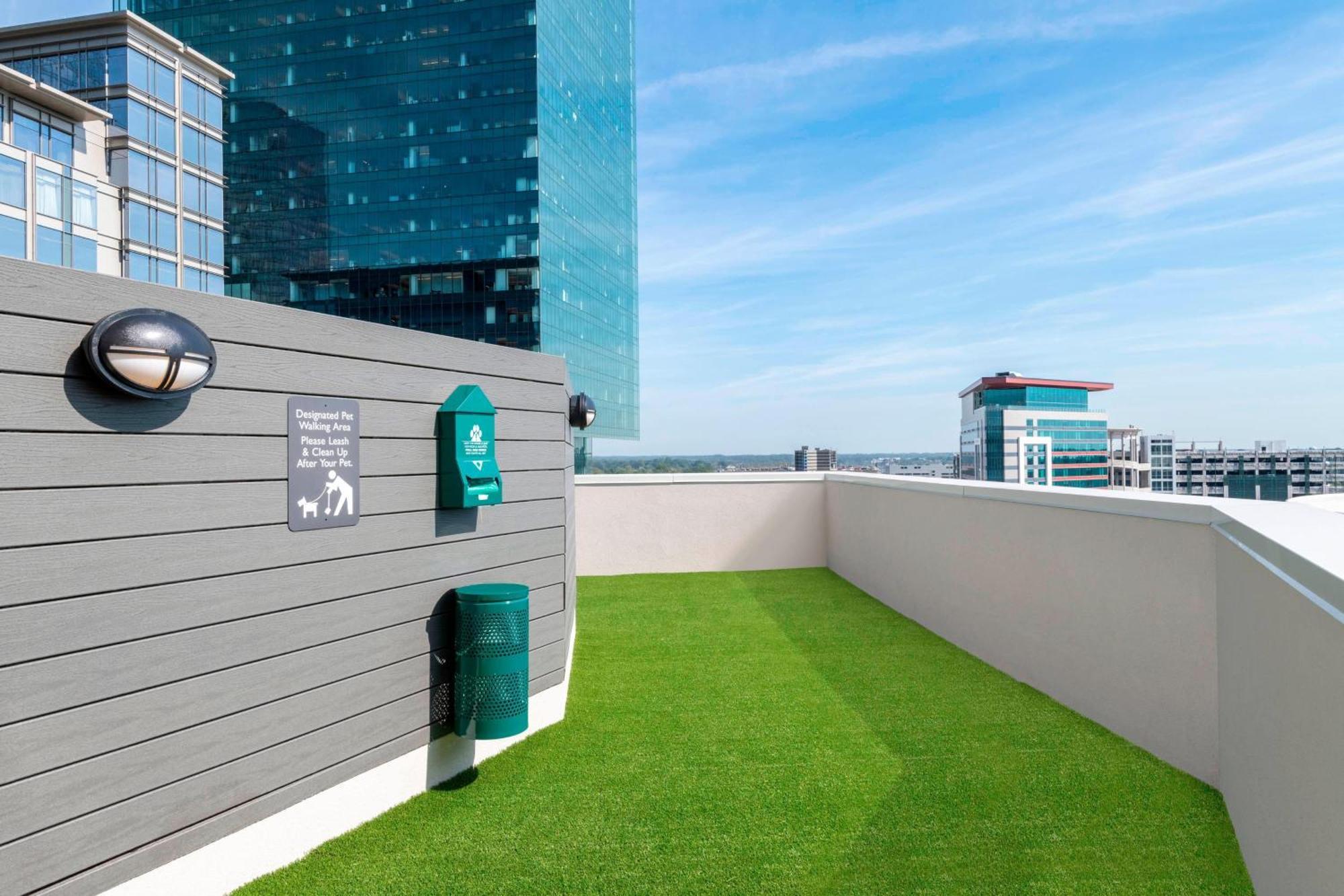 Ac Hotel By Marriott Charlotte City Center Exterior photo