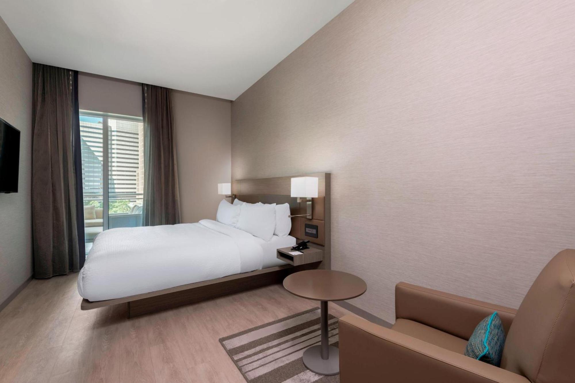 Ac Hotel By Marriott Charlotte City Center Exterior photo